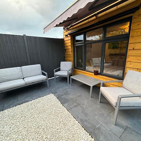 Wild & Free Hot Tub Retreat Daire Dartford Dış mekan fotoğraf