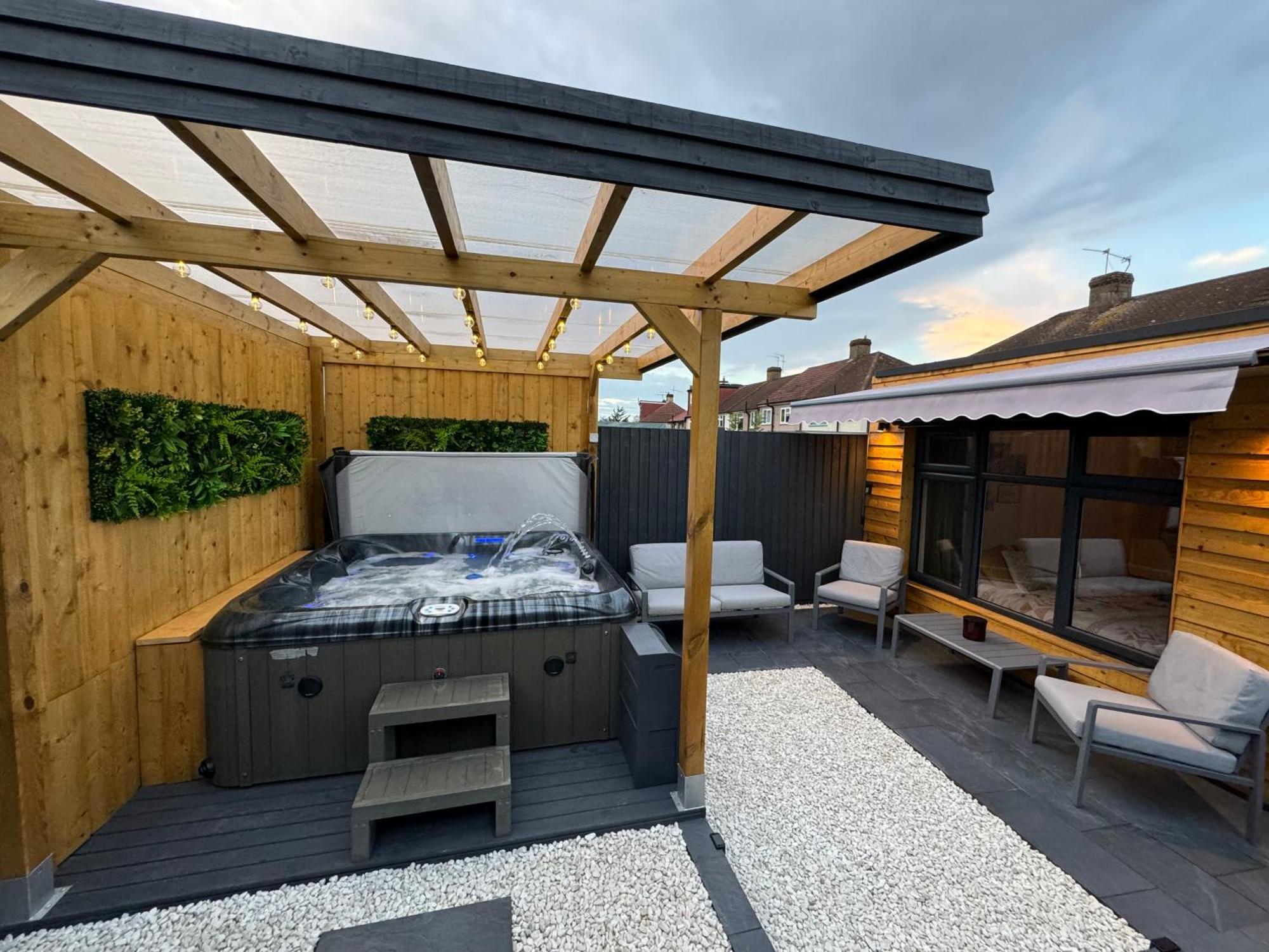 Wild & Free Hot Tub Retreat Daire Dartford Dış mekan fotoğraf