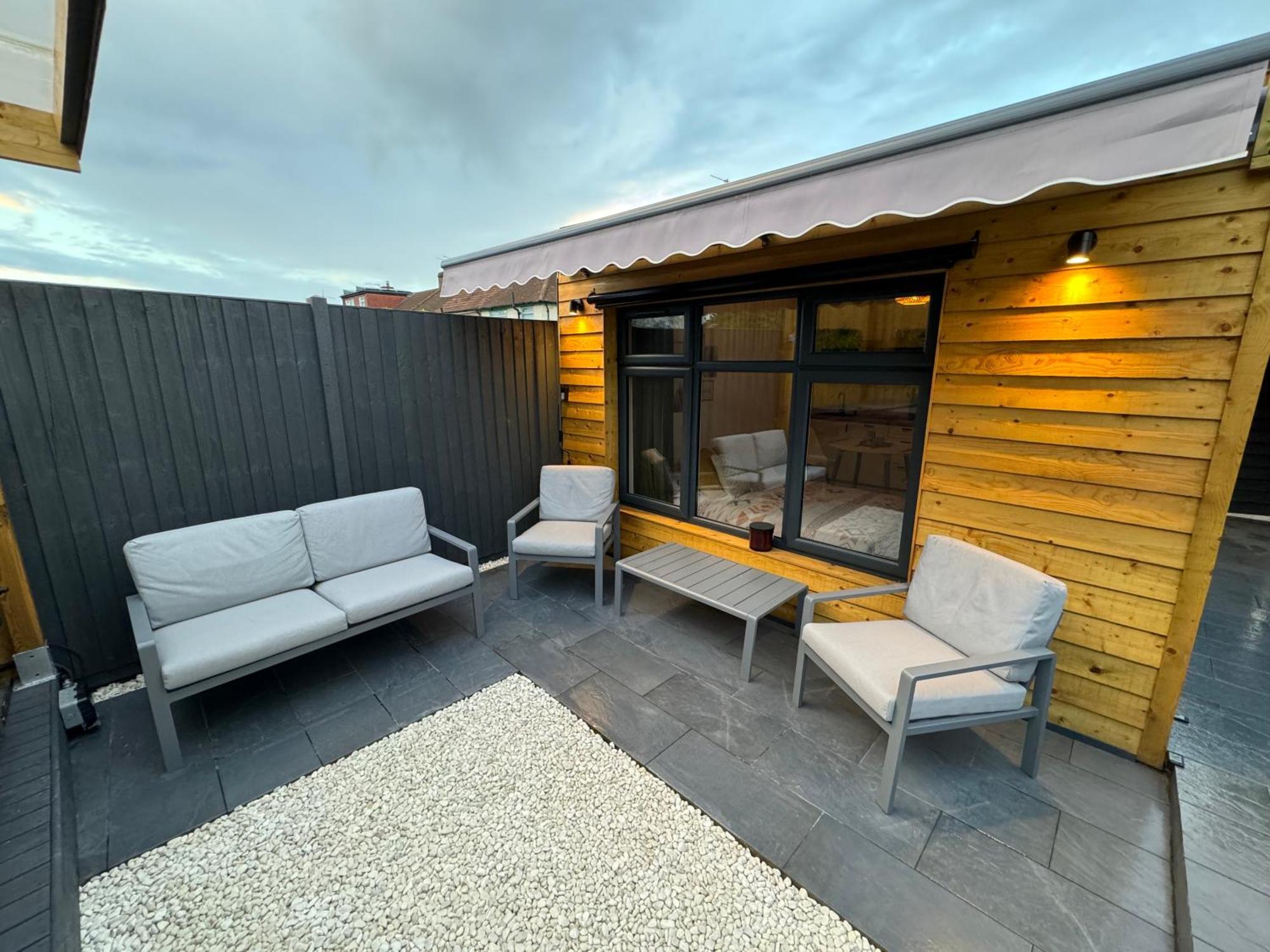 Wild & Free Hot Tub Retreat Daire Dartford Dış mekan fotoğraf